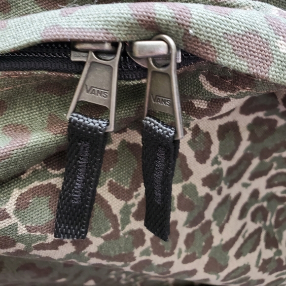 * NWT Van's Classic Realm Backpack in  RARE Cheetah - Picture 5 of 8